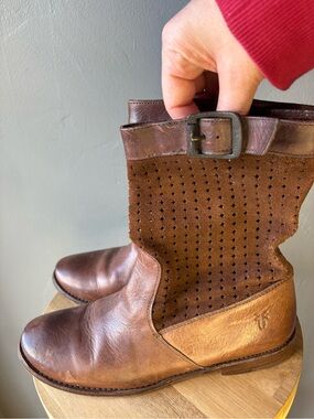 Frye Paige Perforated Boots ~ Size 6.5